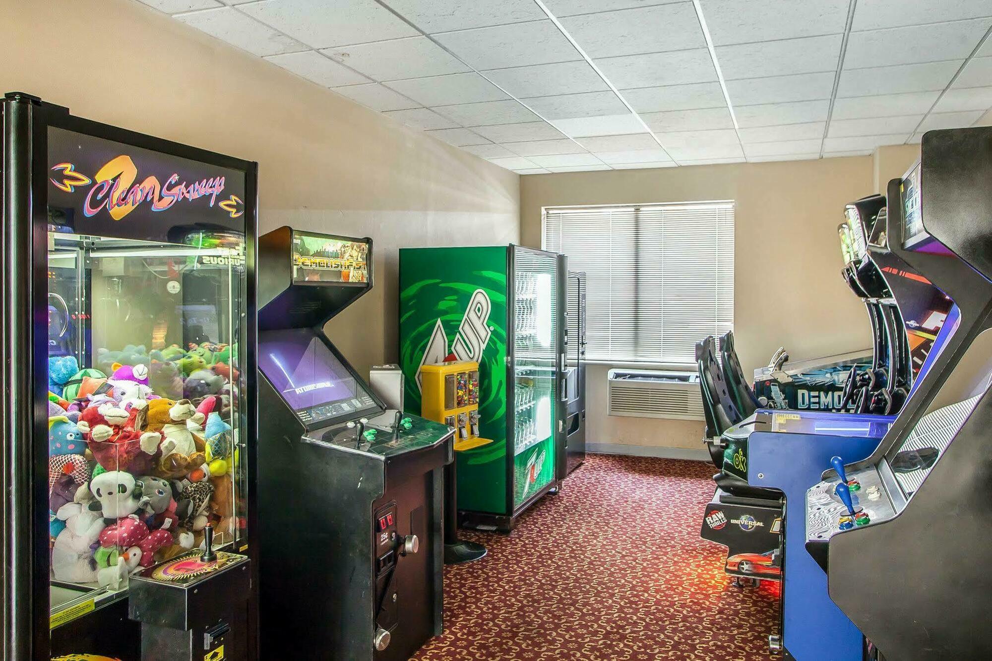 Quality Airport Hotel 3*